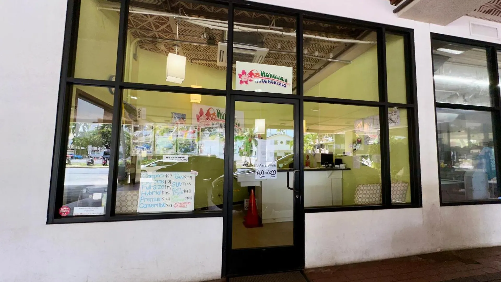 Hawaiian Monarch Ocean & Canal View - Newly Renovated - Waikiki Studio ホノルル アパート