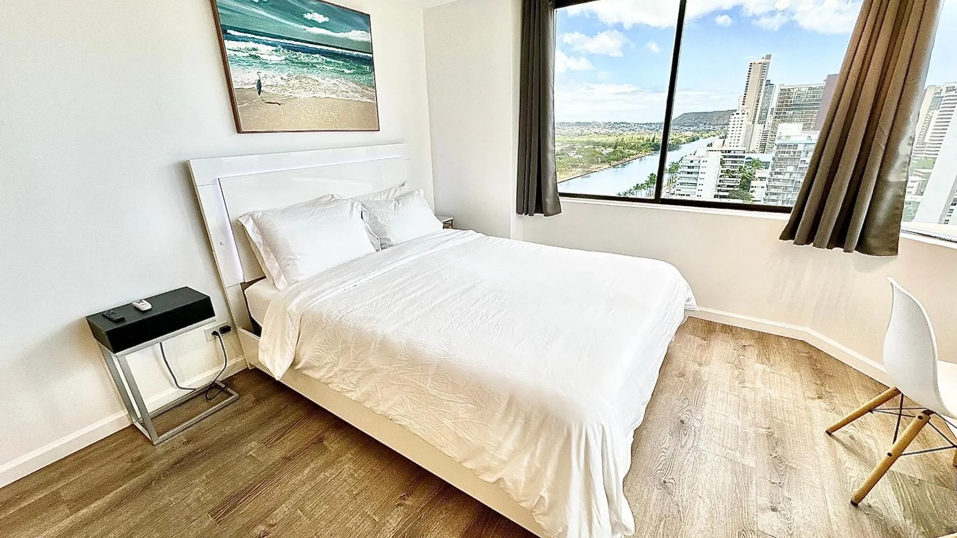 Hawaiian Monarch Ocean & Canal View - Newly Renovated - Waikiki Studio ホノルル アパート