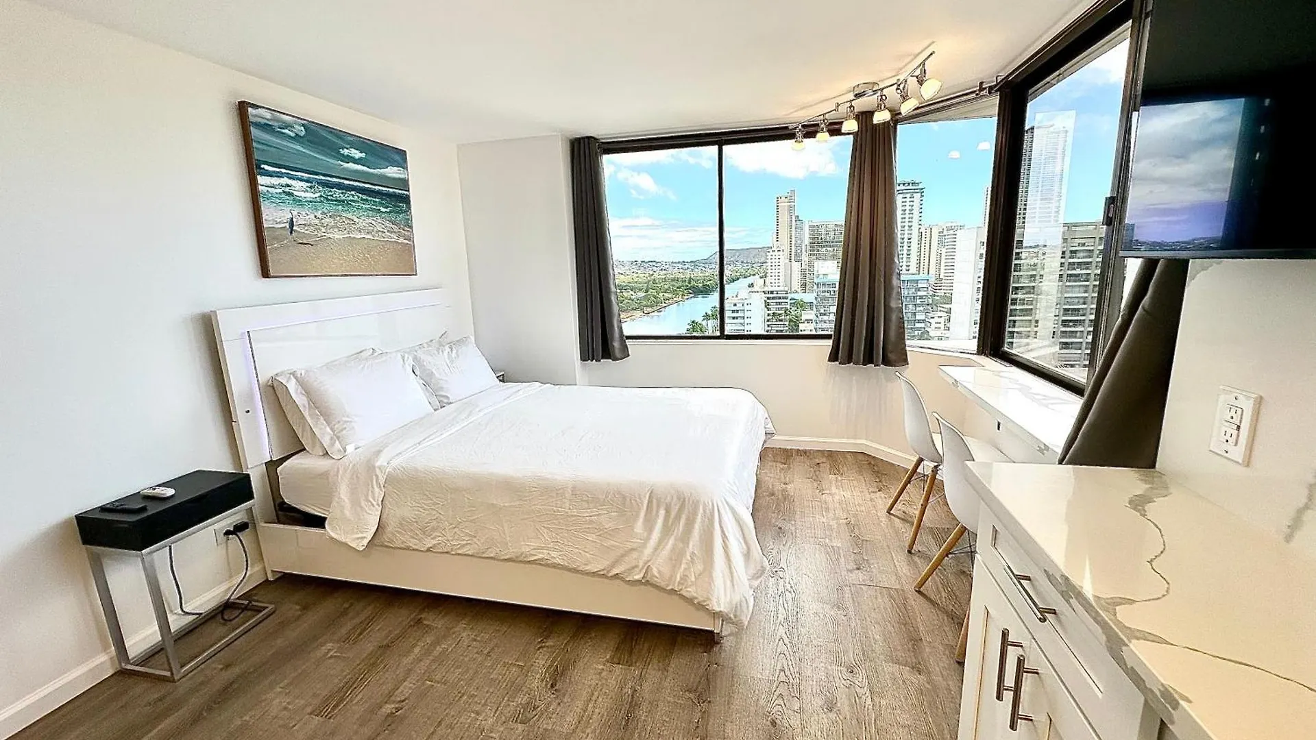 Hawaiian Monarch Ocean & Canal View - Newly Renovated - Waikiki Studio ホノルル 0*,  米国